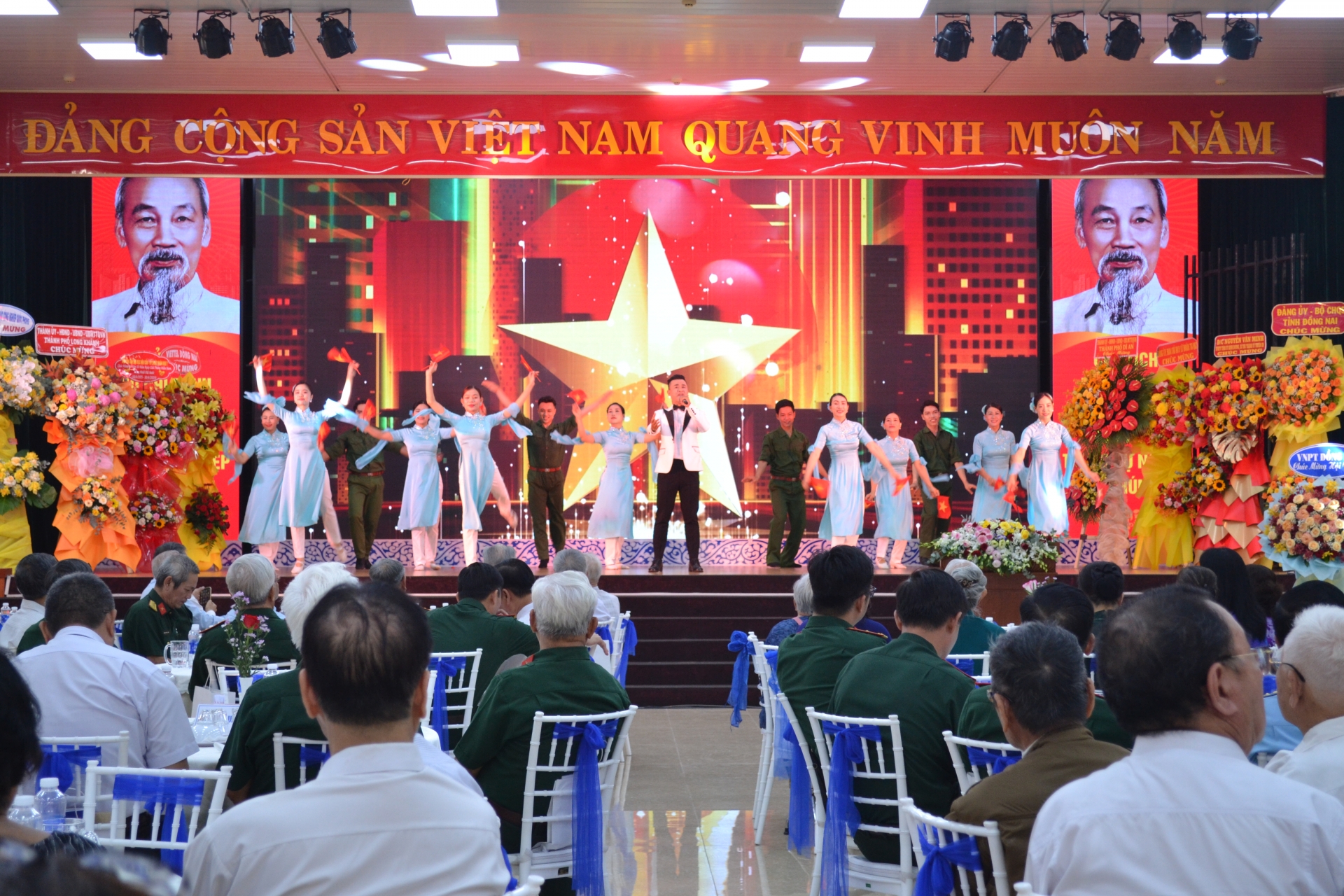 Đảng bộ thành phố Biên Hòa họp mặt kỷ niệm 50 năm Ngày Giải phóng miền Nam thống nhất đất nước (30/4)